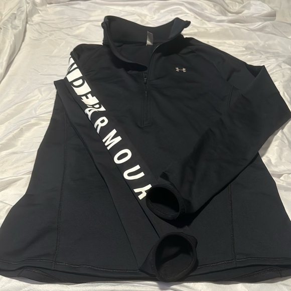 Under Armour sz small -Like New! - Picture 2 of 4